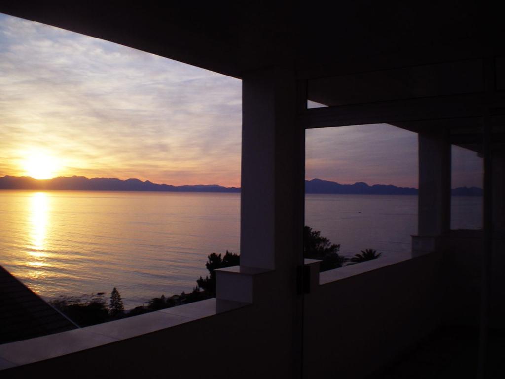 Penguinden - Load-Shedding Free Hotel Simonʼs Town Kamer foto
