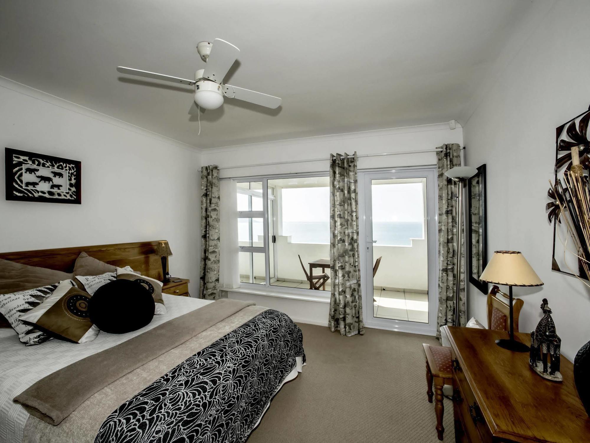 Penguinden - Load-Shedding Free Hotel Simonʼs Town Buitenkant foto