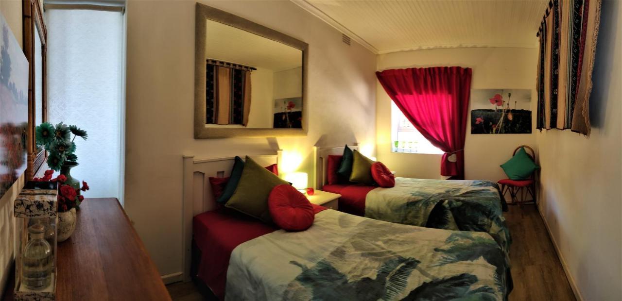 Penguinden - Load-Shedding Free Hotel Simonʼs Town Buitenkant foto